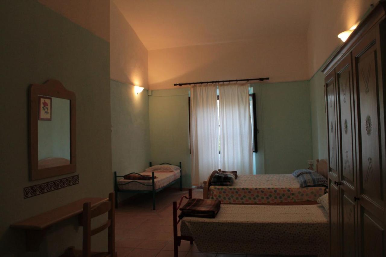 Agriturismo E Antica Fattoria Matteu Bed & Breakfast Teulada Eksteriør bilde